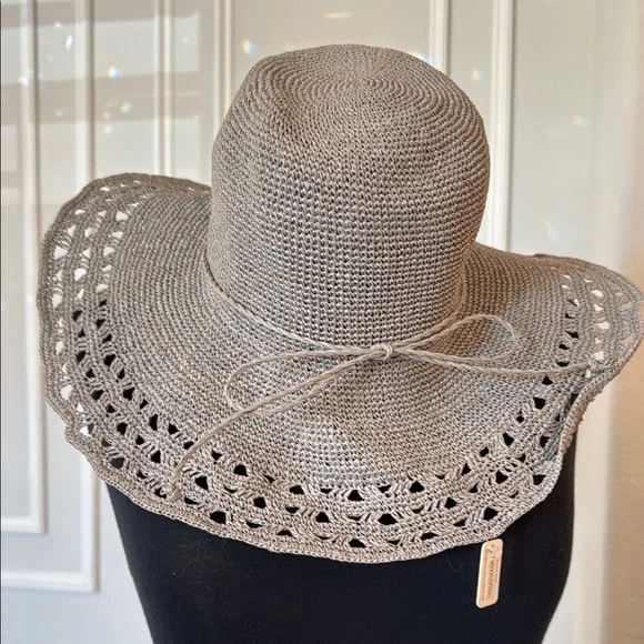 NWT SOUTHERN SPARKLE BEACH HAT - Picture 1 of 12
